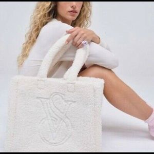 NWT Holiday 2021 Victorias Secret Sherpa tote